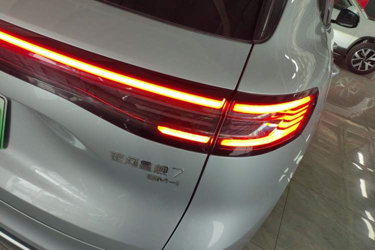 Used Geely Galaxy Xingjian 7 EM-i 2025 120km Flagship Edition
