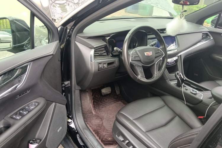 Used Cadillac XT5 2021 28T Luxury Model Driver Seat