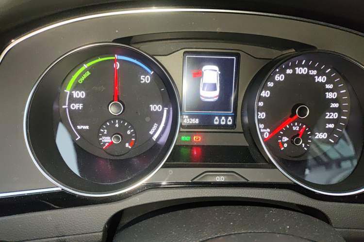 Used Volkswagen Magotan GTE Plug-in Hybrid 2020 GTE Luxury Model Odometer Close Up