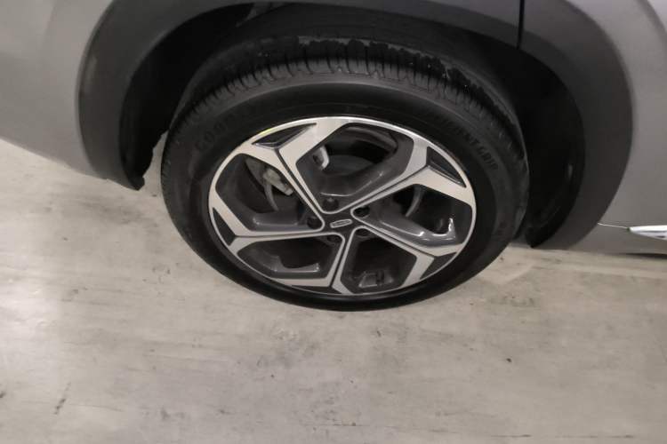 Used Geely Auto Monjaro L 2021 2.0TD DCT EVO Two-Wheel Drive Prestige Version Right Rear Wheel Hub