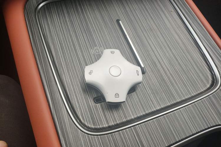 Used Dongfeng eπ eπ008 2024 636Max All-Electric Version 6 Seats