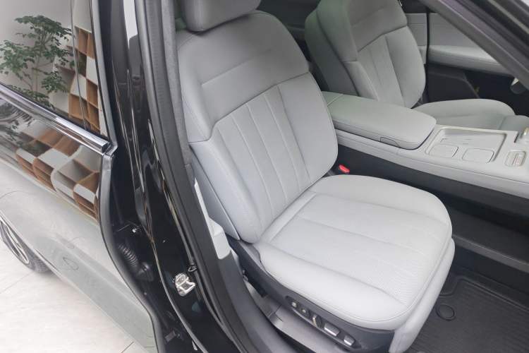 Used Nio ES8 2023 100kWh Signature Edition
