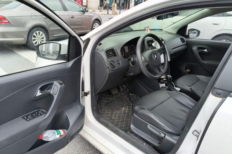 Used Volkswagen Polo 2016 1.4L Automatic Trendy Model
