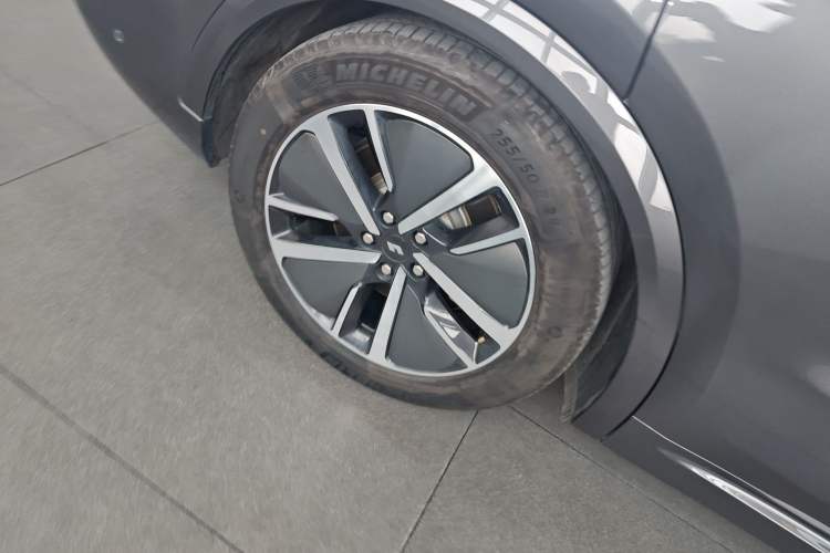 Used Li Auto L8 2024 Pro Model Right Rear Wheel Hub