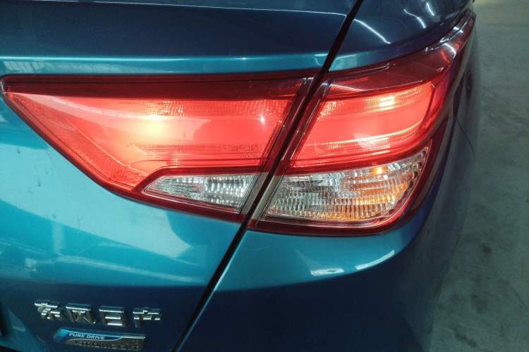 Used Nissan Lannia 2016 1.6L CVT Cool Edition Exterior 3