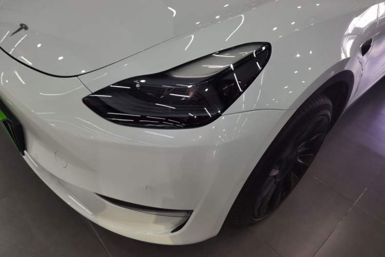 Used Tesla Model Y 2023 Long-Range All-Wheel-Drive Version
