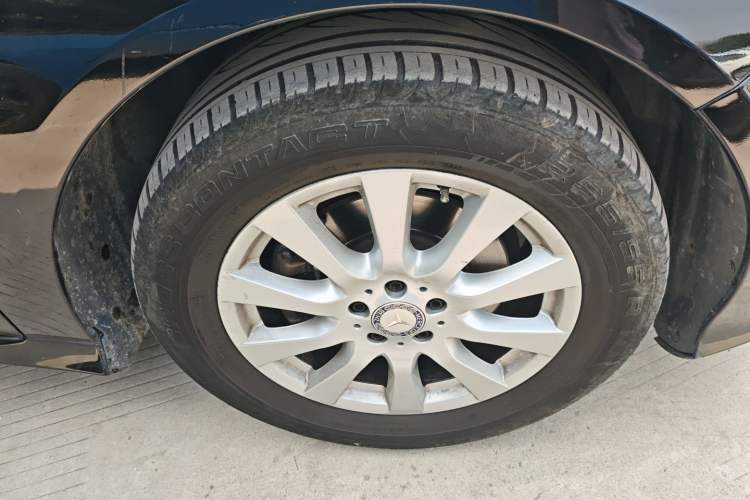 Used Mercedes-Benz R-Class  Right Front Wheel Hub