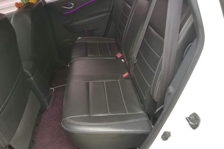 Used Renault Koleos 2014 Revised Version 2.0L Two-Wheel Drive Fashion Edition Left Rear Seat