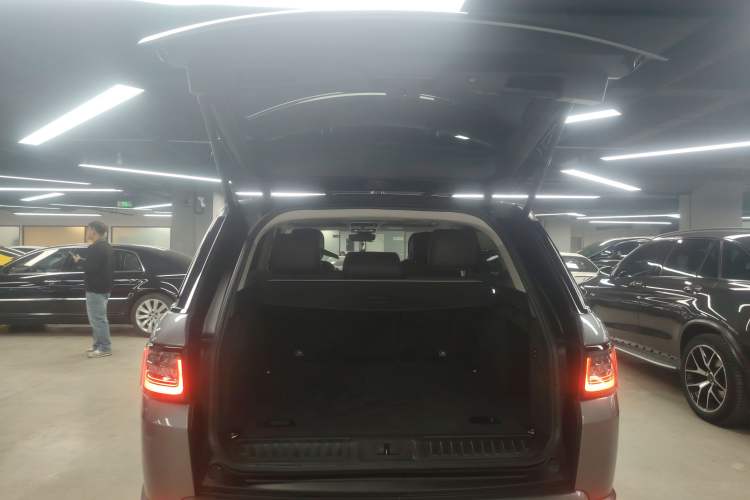 Used Land Rover Range Rover Sport 2022 3.0 L6 SE
