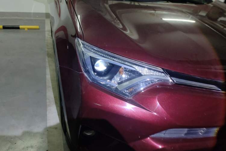 Used Toyota RAV4 2016 2.0L CVT Two-Wheel Drive Comfort Edition China V Standard
