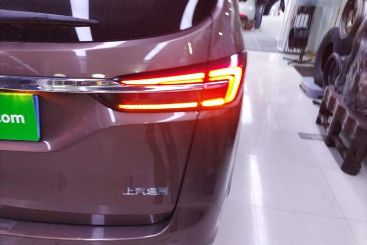 Used Buick GL8 2021 Land Cruiser Executive Class 652T Luxury Model Exterior 3