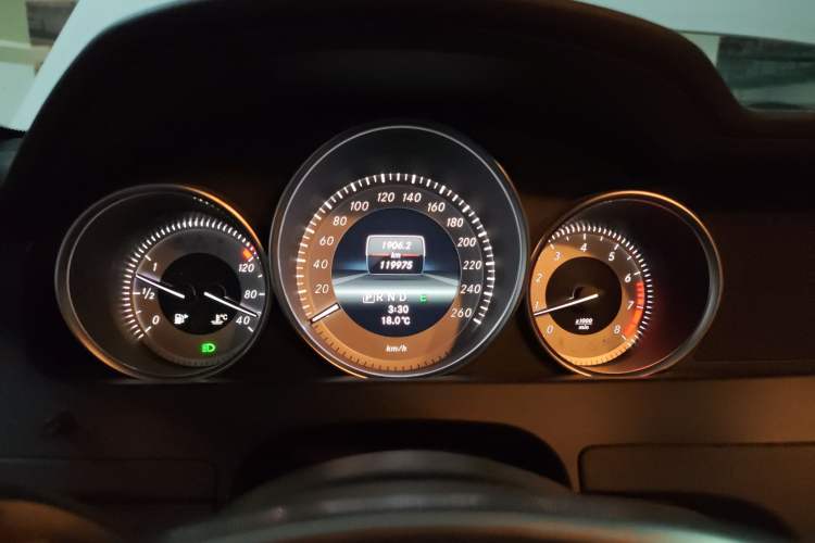 Used Mercedes-Benz C-Class 2011 C 200 Fashion Travel Edition
