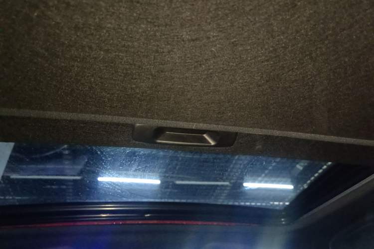 Used Infiniti ESQ 2014 1.6L Spontaneous Edition