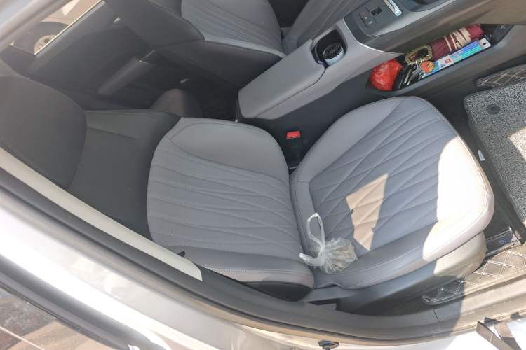 Used CHANGAN NEVO A05 2025 Truly Delicious Version 145 Excellence Edition Right Front Seat