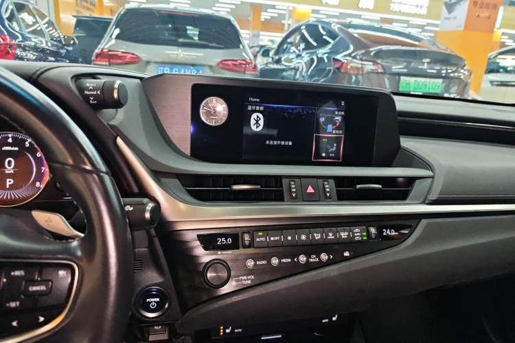 Used Lexus ES 2020 300h Premier Edition
