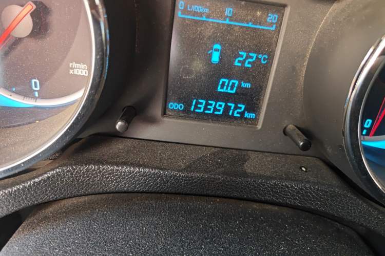 Used CHANGAN CS35 2015 1.6L Manual Luxury Model China V Standard