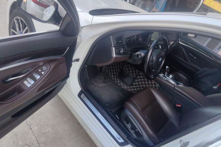 Used BMW 5 Series 2014 525Li Luxury Design Package Driver Seat