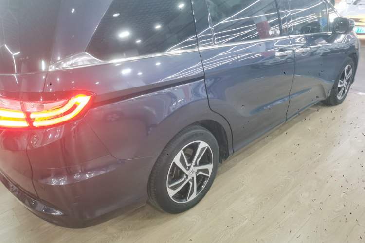 Used Honda Odyssey 2015 2.4L Luxury Edition
