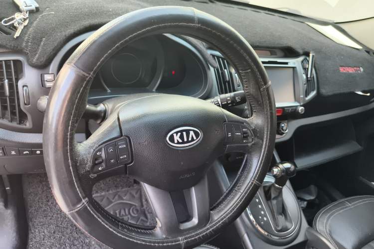 Used Kia Sportage R 2011 2.4L Automatic 4x4 Premium Edition Steering Wheel