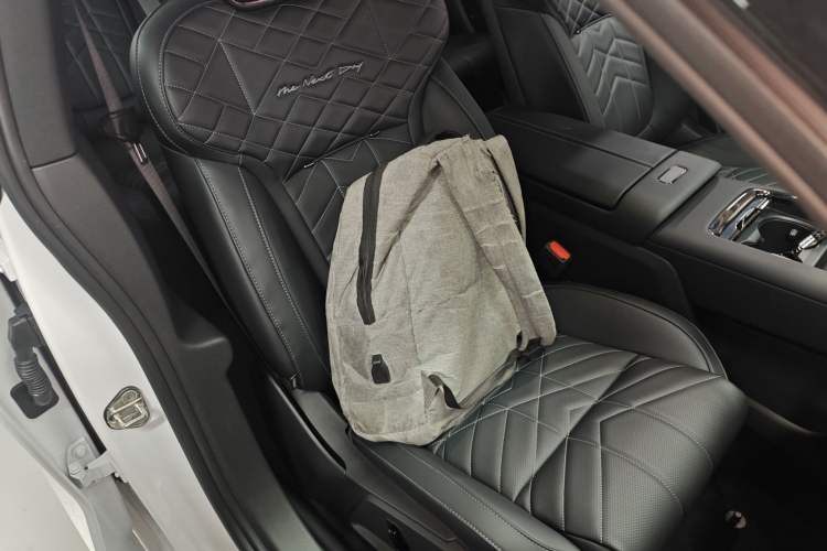 Used Lynk & Co Lynk & Co 10 EM-P 2025 Model 120 Four-Wheel Drive Ultra
