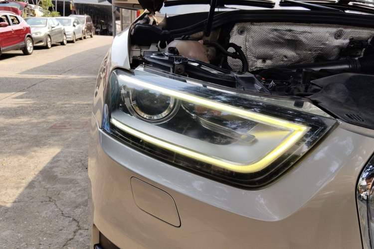 Used Audi Q3 2015 35 TFSI quattro Technology Edition Right Front Headlight