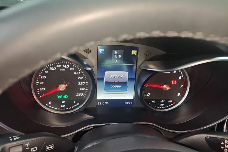 Used Mercedes-Benz GLC 2017 GLC 260 4MATIC Luxury Model Instrument Cluster