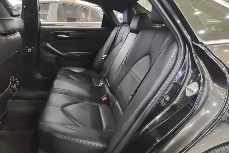 Used Toyota Avalon 2019 2.0L XLE Premium Edition China VI
