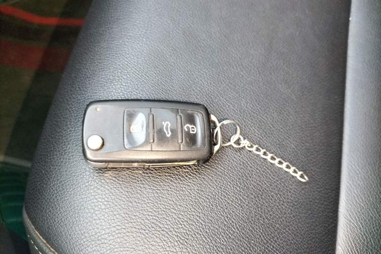 Used Volkswagen Sagitar 2015 1.6L Automatic Comfort Model
