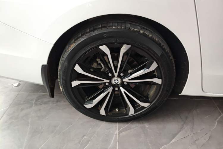 Used Buick GL8 2022 ES Landtrek 653T Luxury Edition