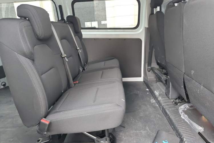 Used Ford Transit 2023 2.0T Gasoline Manual Multifunction Commercial Vehicle Short Wheelbase Low Roof 5/6 Seats