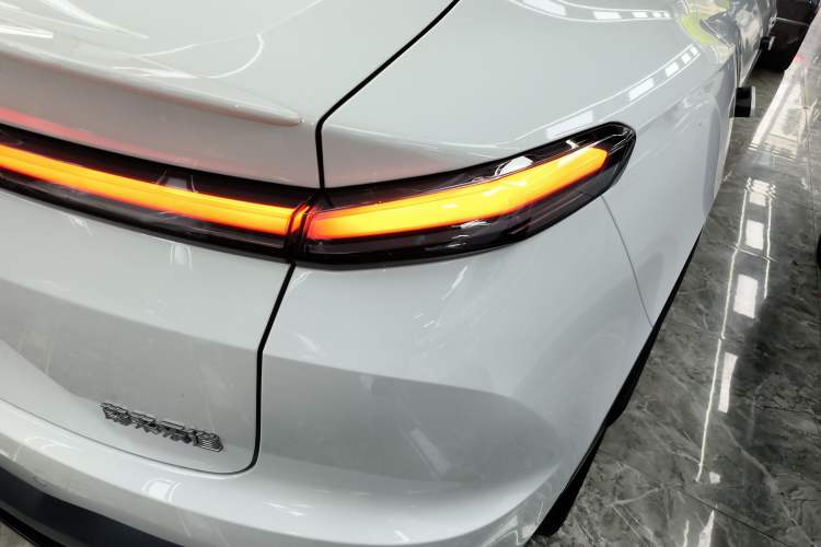 Used ONVO L60 2024 60 kWh Rear-Drive Version Right Rear Taillight