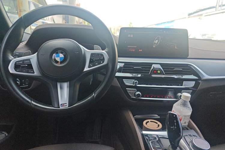 Used BMW 5 Series 2021 Restyled 530Li Luxury Edition M Sport Package Center Console