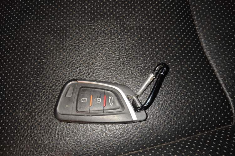 Used BYD S6 2014 2.0L Manual Luxury 5-Seater