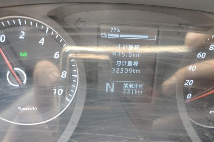 Used Wuling Yangguang 2024 300KM Comfort Version Passenger Van 75kW