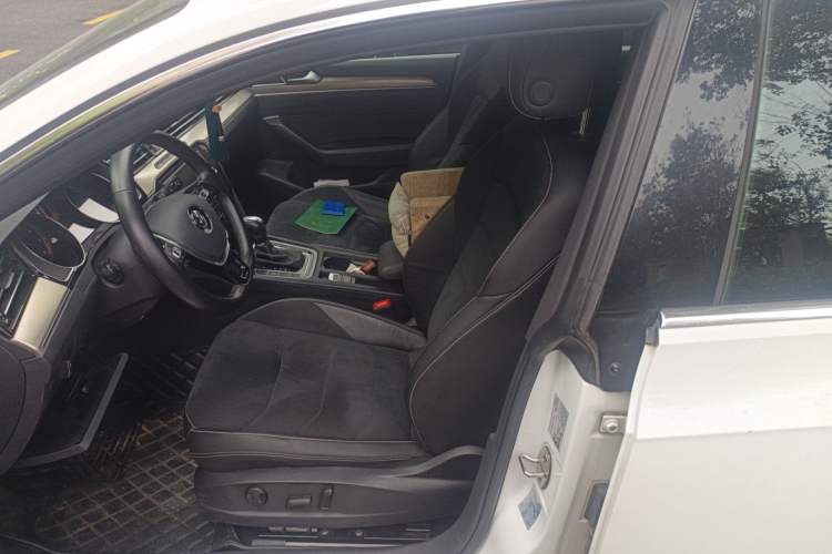 Used Volkswagen FAW-Volkswagen CC 2019 330TSI Huayan Edition China VI Left Front Seat