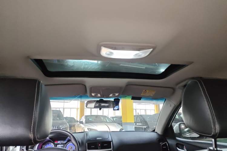 Used Geely Auto Emgrand 2016 Sedan 1.5L CVT Upward Version Headliner