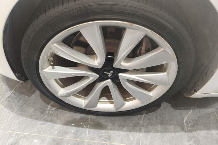 Used Tesla Model 3 2019 Standard Range Rear-Drive Upgraded Version Left Front Wheel Hub