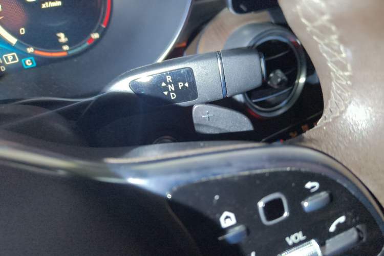 Used Mercedes-Benz GLC 2020 Facelift GLC 300 L 4MATIC Dynamic Edition Gear Lever