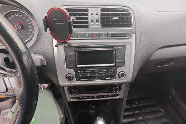 Used Volkswagen Polo 2014 1.6L Cross Polo Automatic