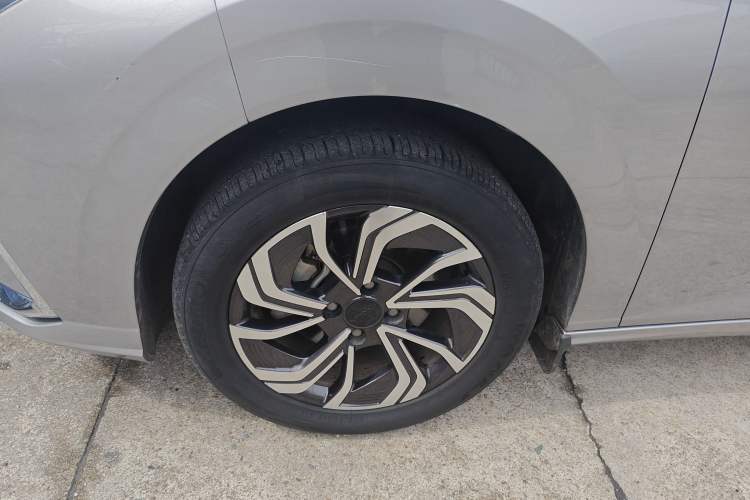 Used Dongfeng Aeolus Yixuan 2021 230T Automatic ZuiFeng Edition Left Front Wheel Hub