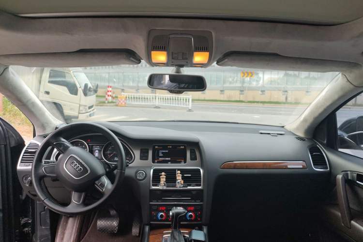 Used Audi Q7 2014 35 TFSI Sport Edition Headliner