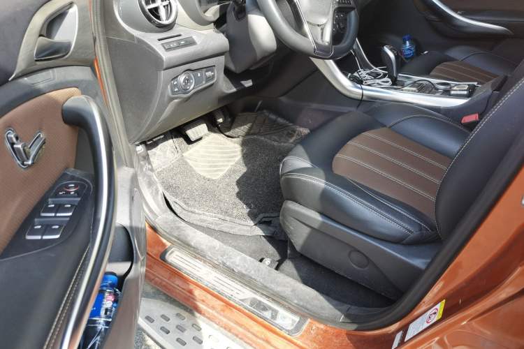 Used BYD Song New Energy 2017 Song DM 1.5TID All-Wheel Drive Prestige Model Driver Seat