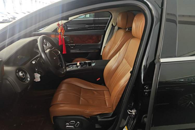 Used Jaguar XJ 2014 XJL 3.0 SC Two-Wheel-Drive Panoramic Business Edition