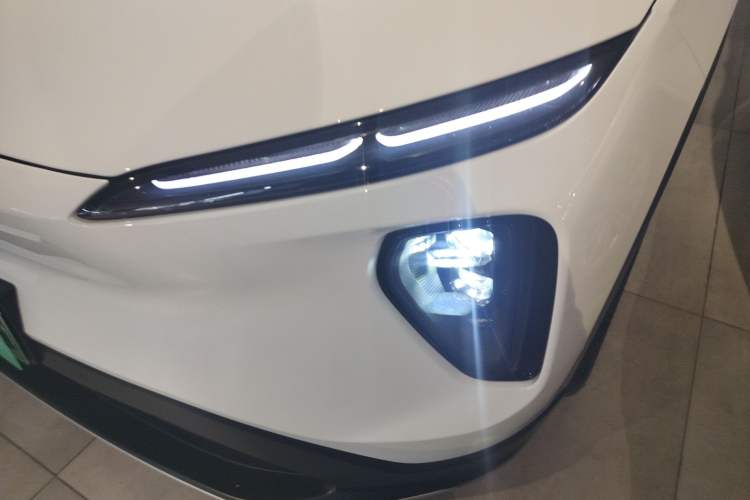 Used Nio ES6 2024 75 kWh Left Front Headlight