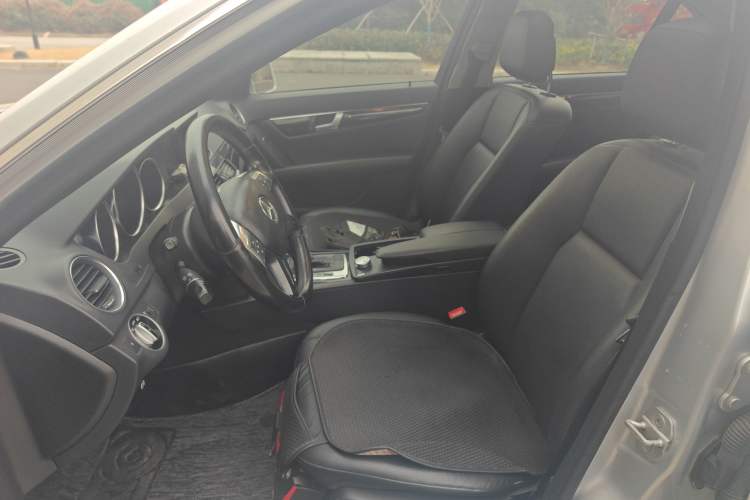 Used Mercedes-Benz C-Class 2011 C 180K Classic model