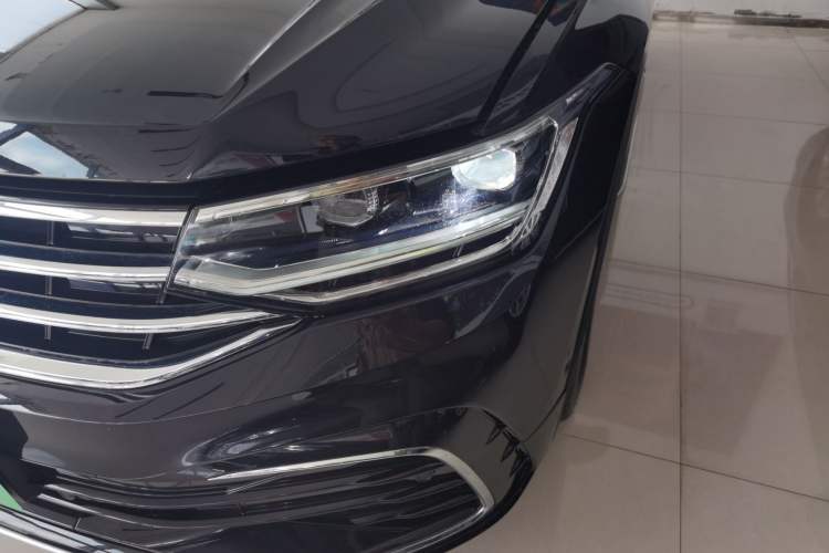 Used Volkswagen Tiguan L 2024 Outstanding Model 330TSI Automatic Two-Wheel Drive R-Line Dragon Glory Edition
