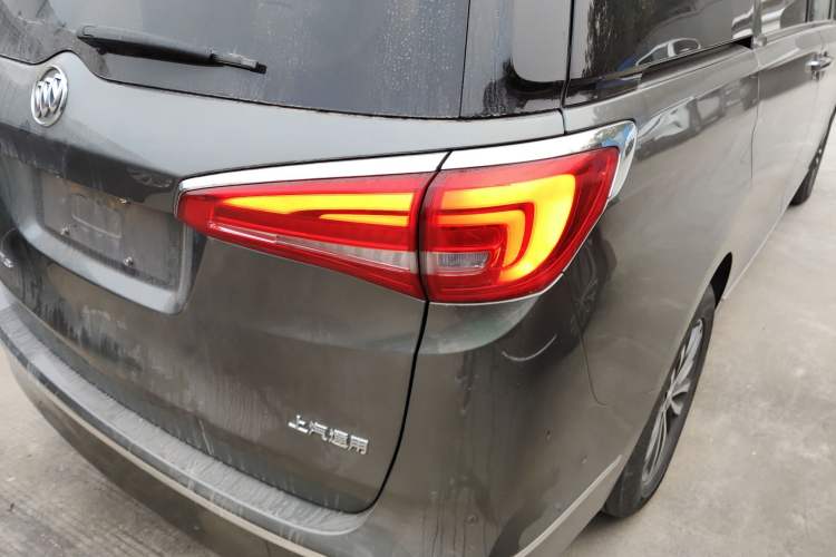 Used Buick GL8 2018 ES 28T Flagship Model China VI Standard
