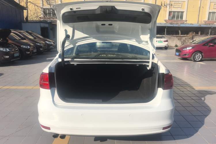 Used Volkswagen Sagitar 2016 230TSI 25th Anniversary Edition Trunk