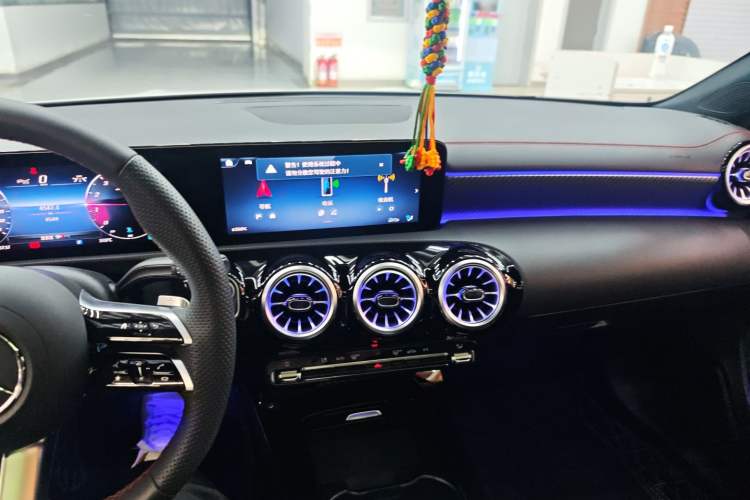 Used Mercedes-Benz A-Class 2025 A 200 L Fashion Model Center Console