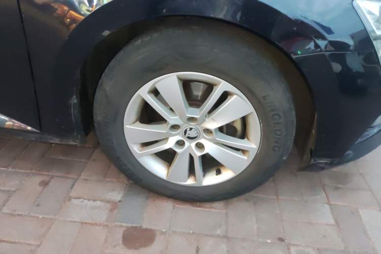 Used Skoda Superb 2019 TSI280 DSG Standard Edition Right Front Wheel Hub